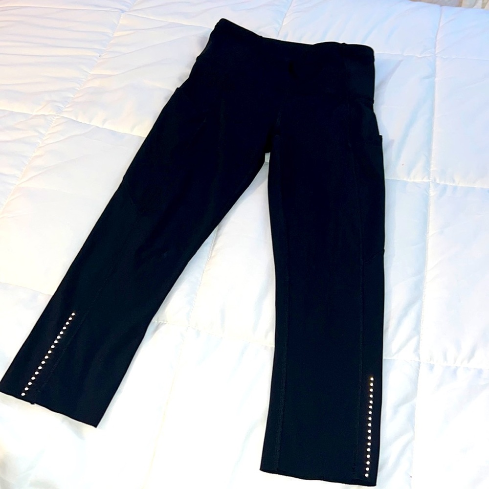 Lululemon Fast and Free High Rise Cropped Legging with detail